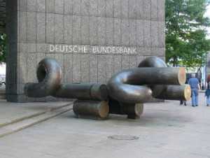 1024px-Hamburg_Bundesbank_Skulptur