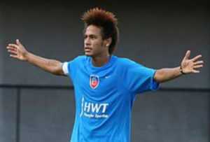 250px-Neymar_celebrating_(cropped)