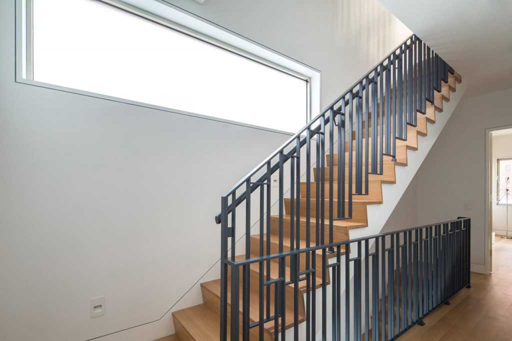 New-York-City-Townhouse-by-Turett-Architects-Stairs-Design