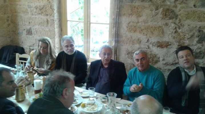 kouvelis-reporters