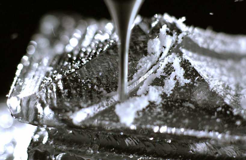CNC-milled-ice-cubes-japanese-brewing-suntory-designboom-07