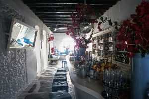 Caprice-Bar-mykonos-island