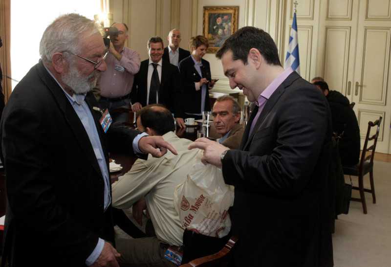 tsipras - agrotes3